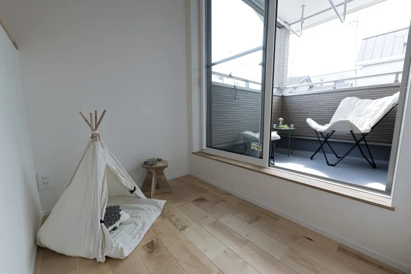 堺市注文住宅　新築・建替え　インナーバルコニー前廊下