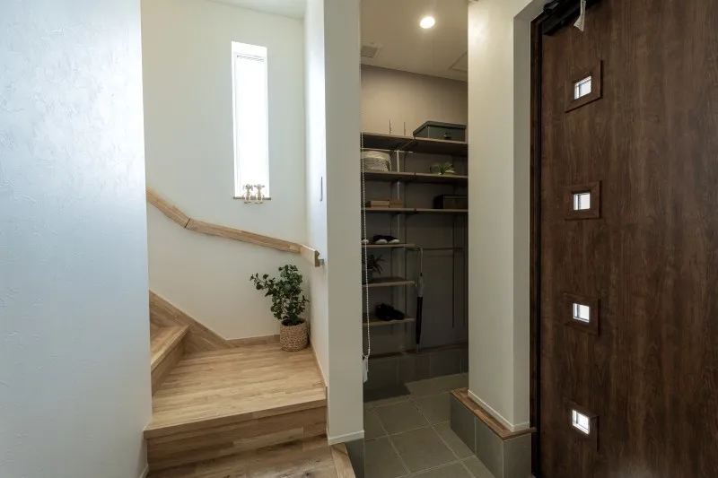 堺市注文住宅　新築・建替え　玄関・SCL