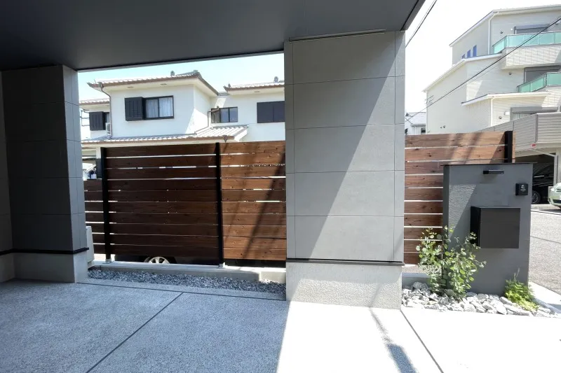 堺市注文住宅　新築・建替え　木製フェンス